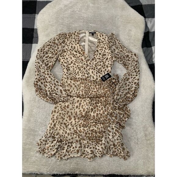 Express Leopard Ruched Ruffle Dress Size Small NWT - Picture 1 of 8